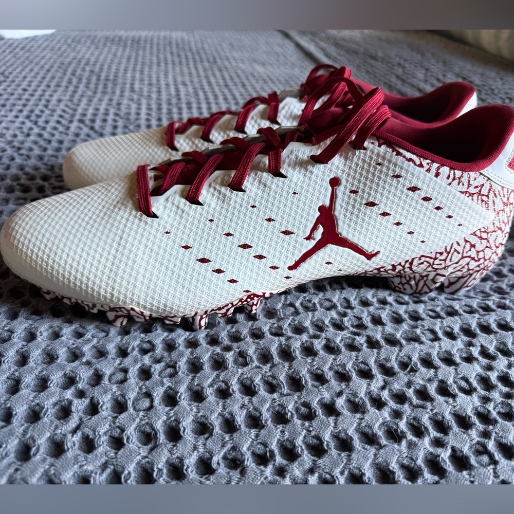 New Nike x OU collab Jordan Vapor Untouchable Speed 3 TD football cleats